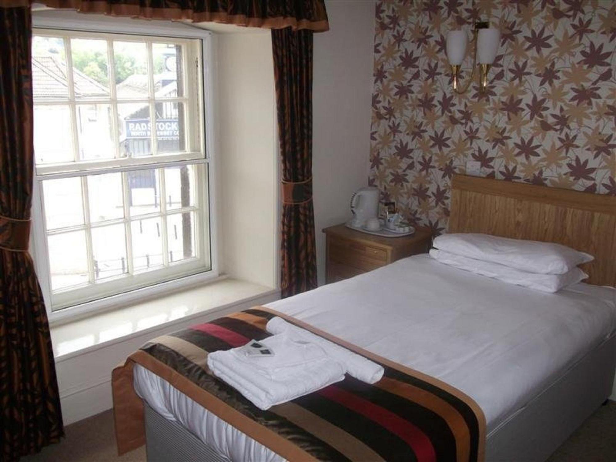 Radstock Hotel Near Bath 外观 照片