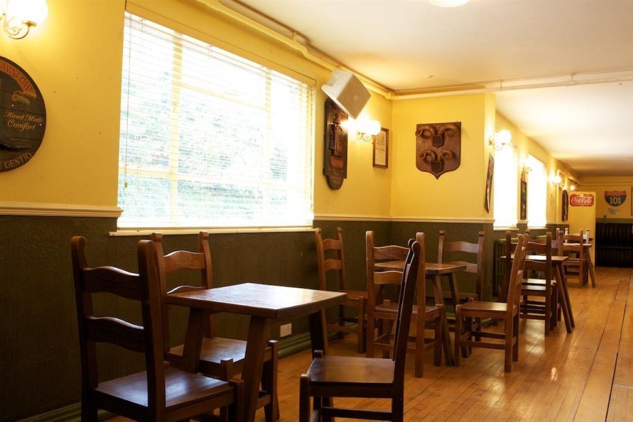 Radstock Hotel Near Bath 外观 照片